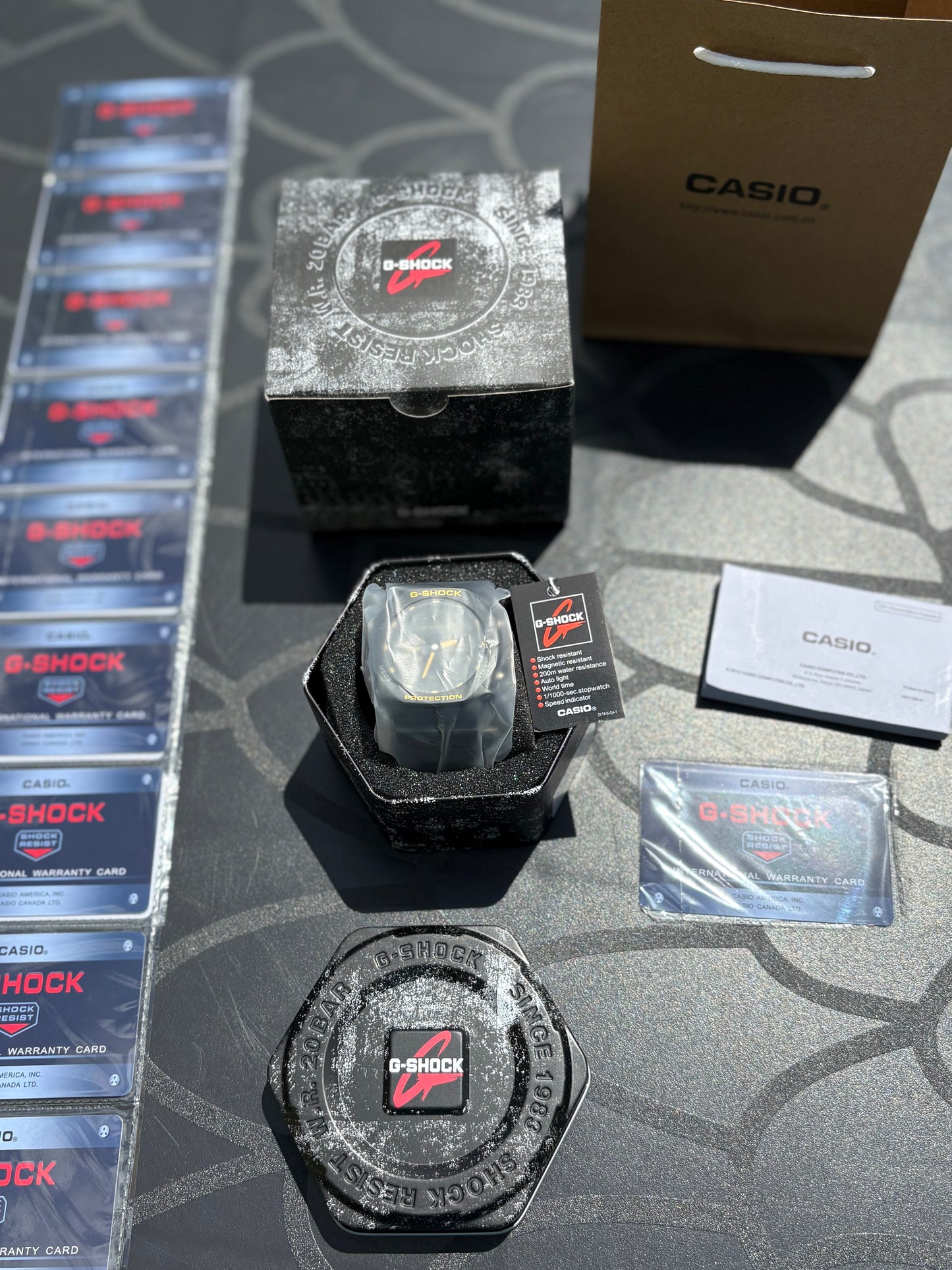 G-Shock noir jaune Bluetooth