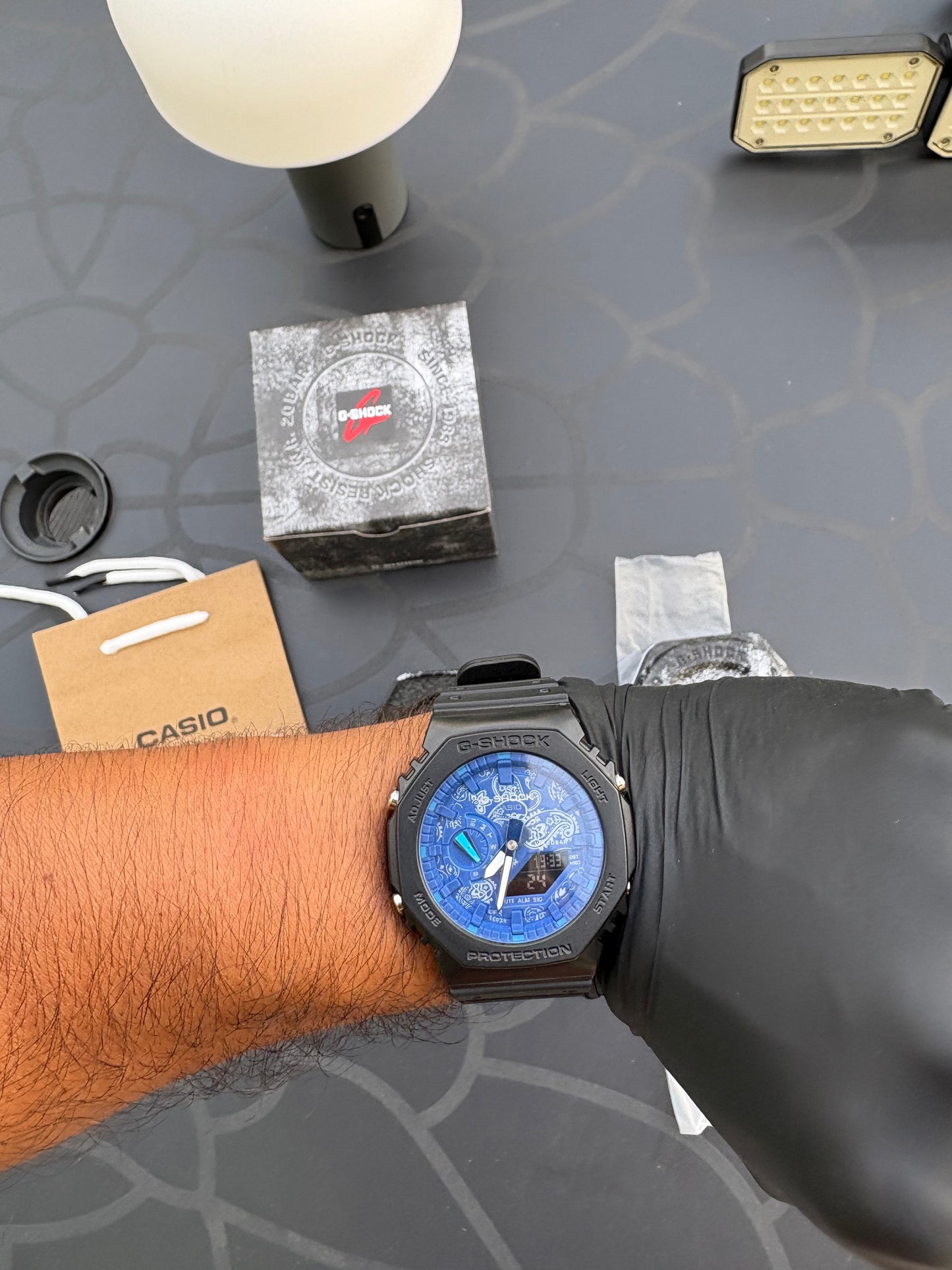 Montre G-Shock noir bleu motif
