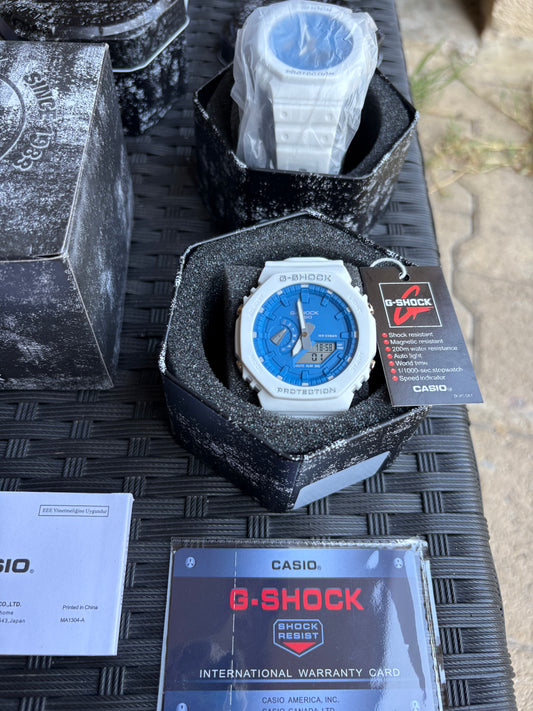 Montre G-Shock blanche & bleu - neuve avec boîte et certificat